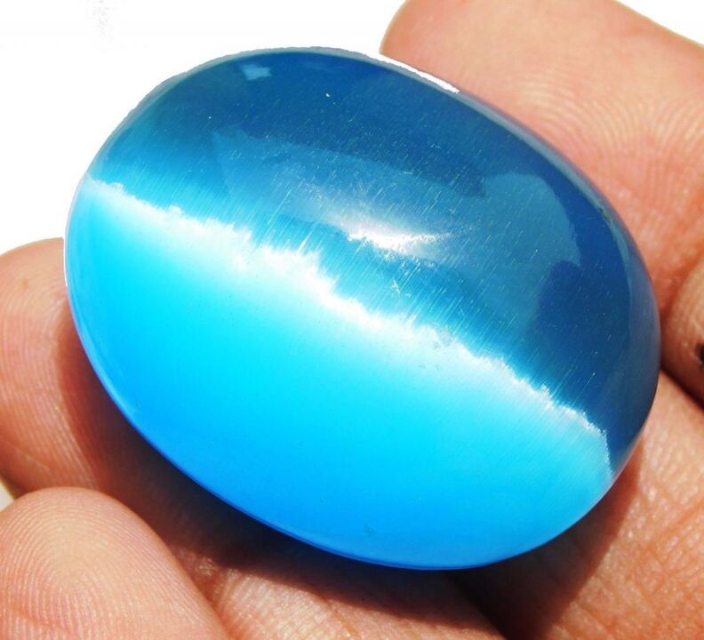 the cat's eye stone as a good luck amulet